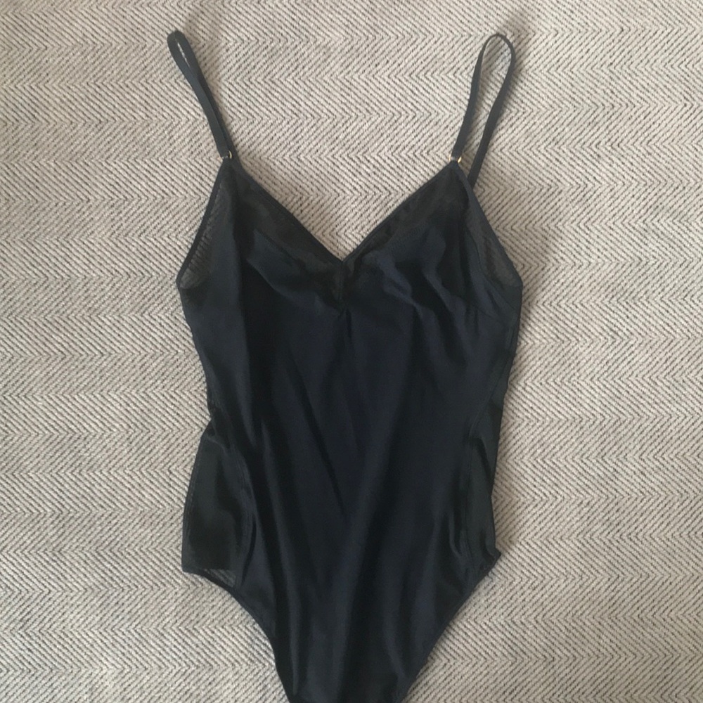 NWOT Aritizia Bodysuit